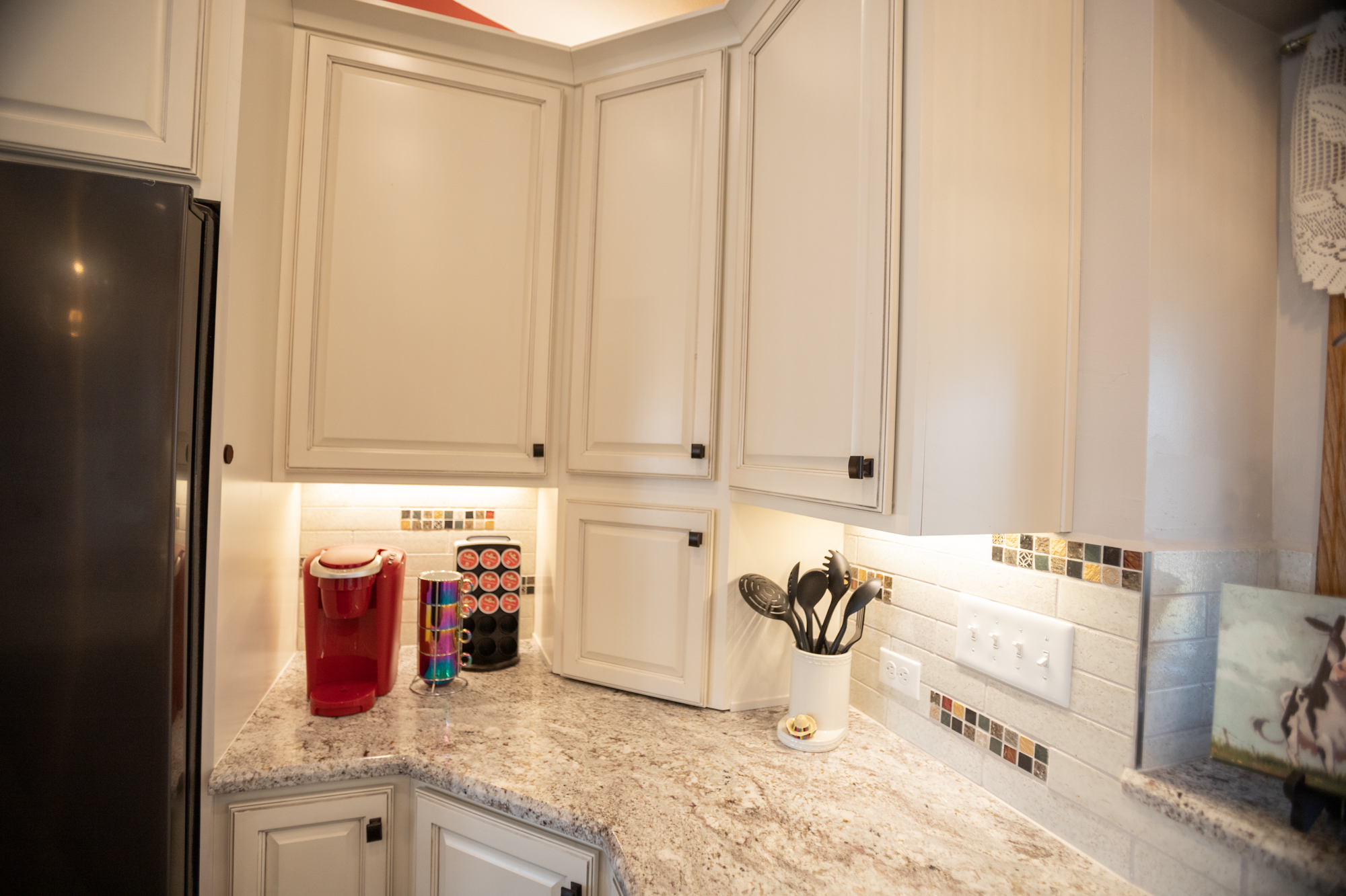 Kitchen remodel white cabinets - Pinnacle Homes, Inc.